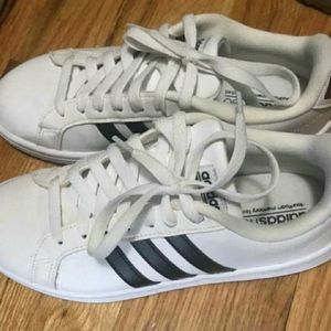 Womenas Adidas Shoes